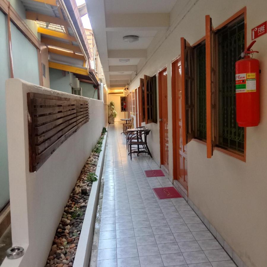 Plaza Huahin Hotel Exterior photo